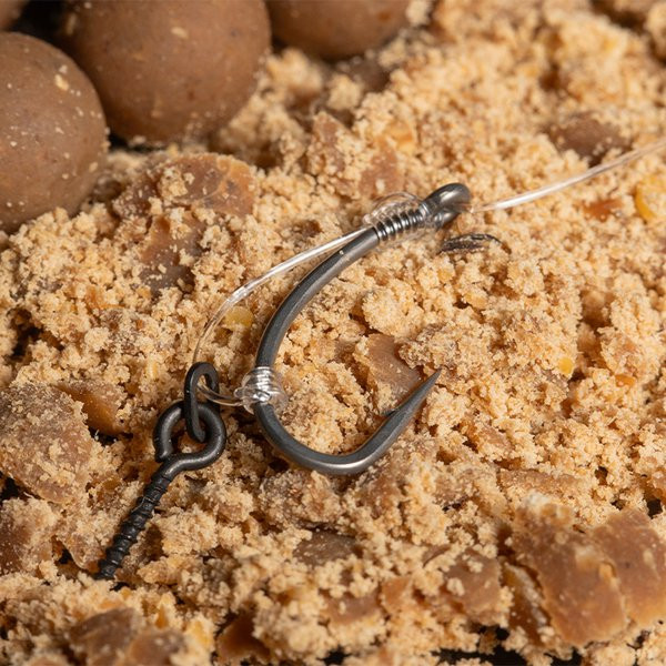 Nash Fluorocarbon D-Rig 4 Vorfachhaken mit Widerhaken und Öse